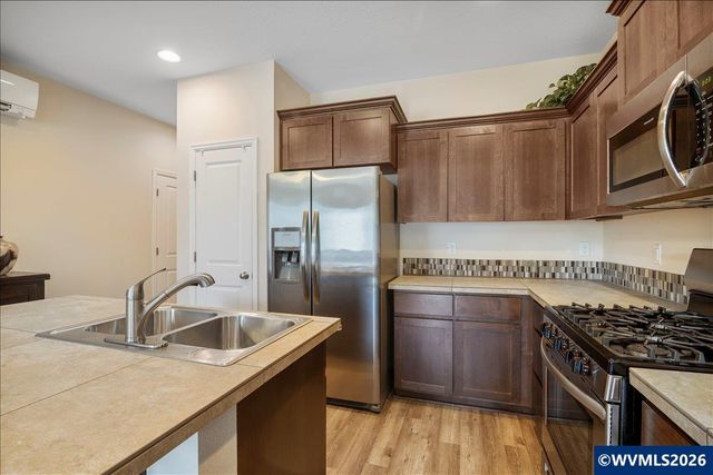 5725 Karen Lynn Lp S, Salem, OR 97306