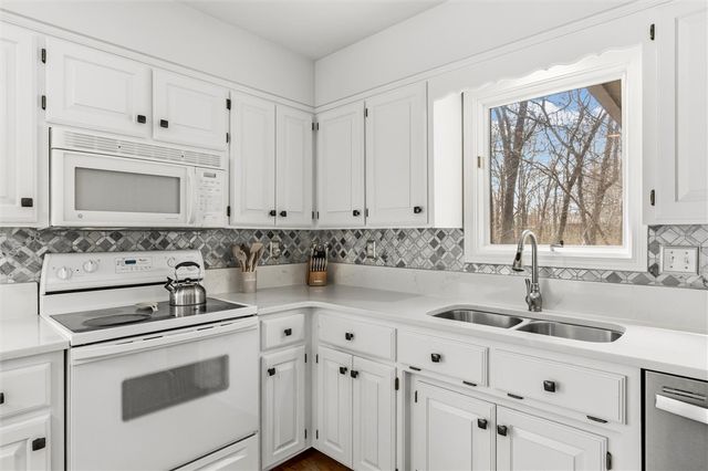 3 Marina Place, Bella Vista, AR 72715