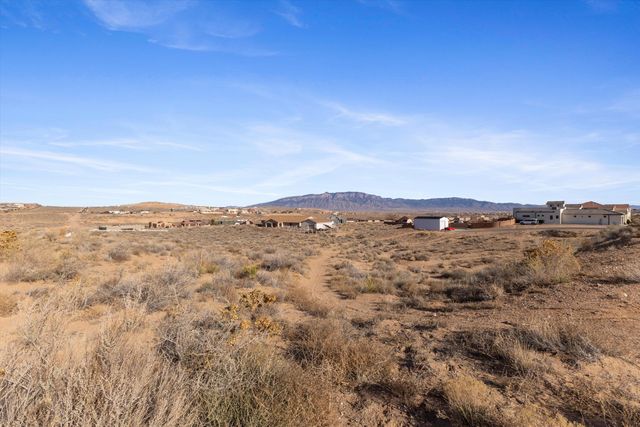 716 Gregg Road NE, Rio Rancho, NM 87124