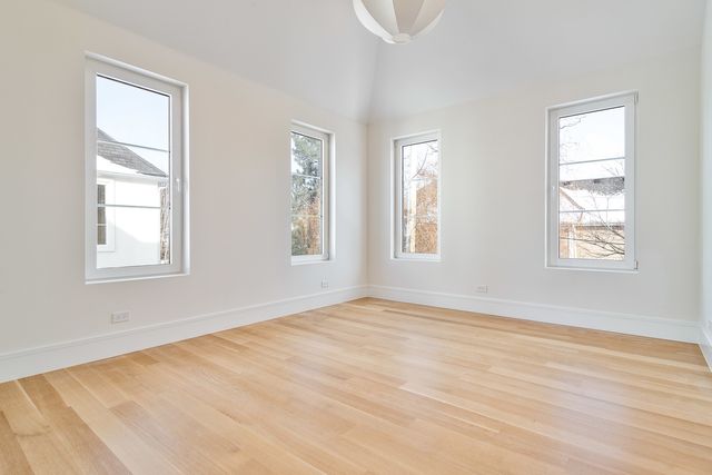 533 Kensington Court, Hinsdale, IL 60521