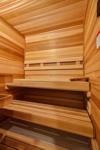 533 Kensington Court, Hinsdale, IL 60521