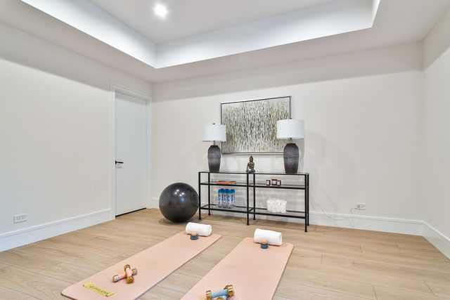 533 Kensington Court, Hinsdale, IL 60521