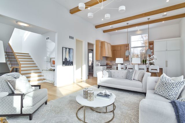 533 Kensington Court, Hinsdale, IL 60521