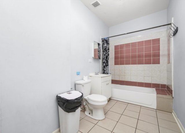 8239 S Colfax Avenue, Chicago, IL 60617