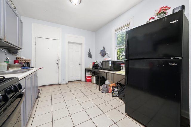 8239 S Colfax Avenue, Chicago, IL 60617