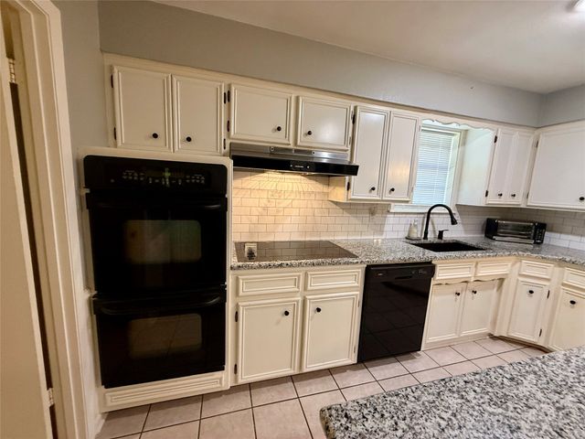 3005 Anthony Drive, Sherman, TX 75092