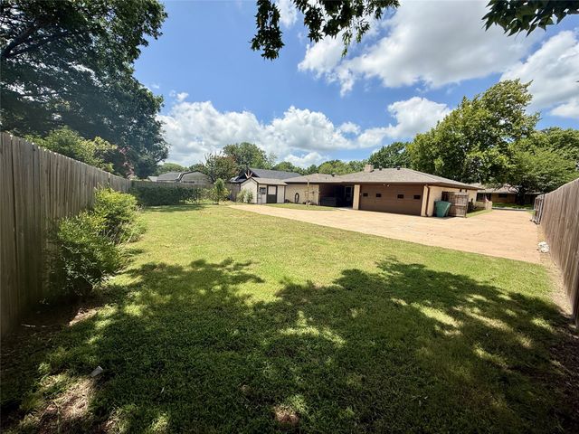 3005 Anthony Drive, Sherman, TX 75092