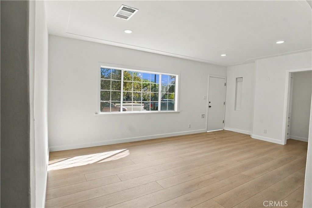 2211 W Verdugo, Burbank, CA 91506 — photo 2
