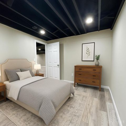 3501 McFarlan Road, Cincinnati, OH 45211