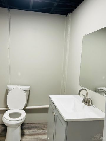 3501 McFarlan Road, Cincinnati, OH 45211