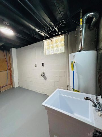 3501 McFarlan Road, Cincinnati, OH 45211