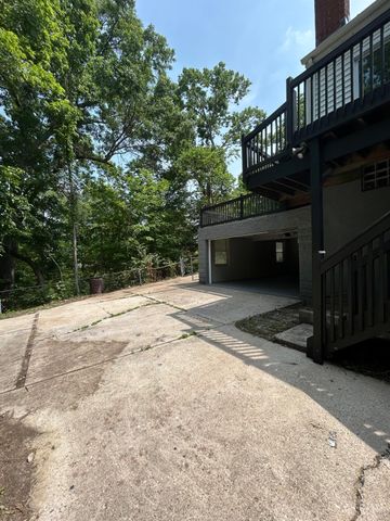 3501 McFarlan Road, Cincinnati, OH 45211