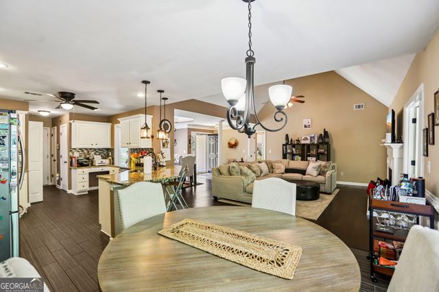105 Stratford Circle, Stockbridge, GA 30281