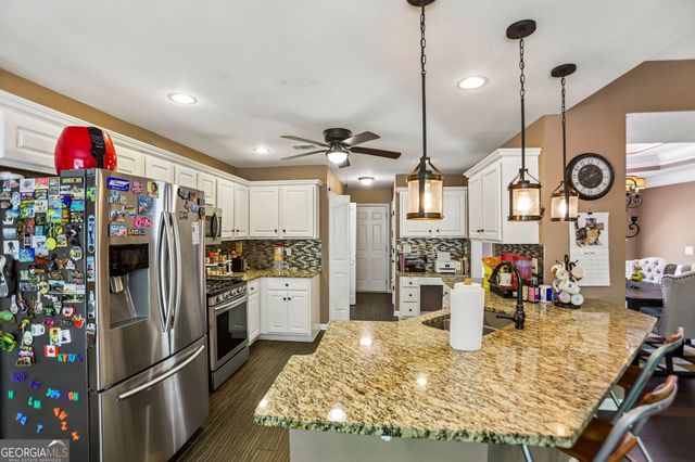 105 Stratford Circle, Stockbridge, GA 30281