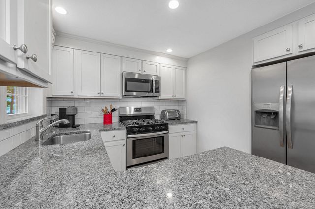 80 Smith Street 3A, Lowell, MA 01851