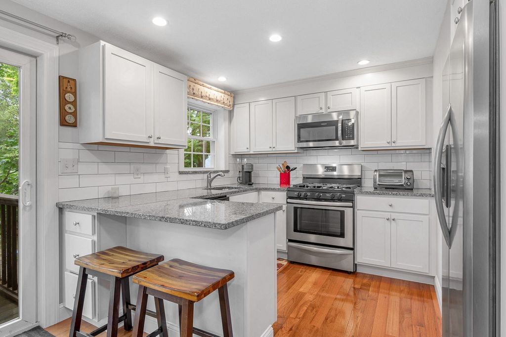 80 Smith Street 3A, Lowell, MA 01851