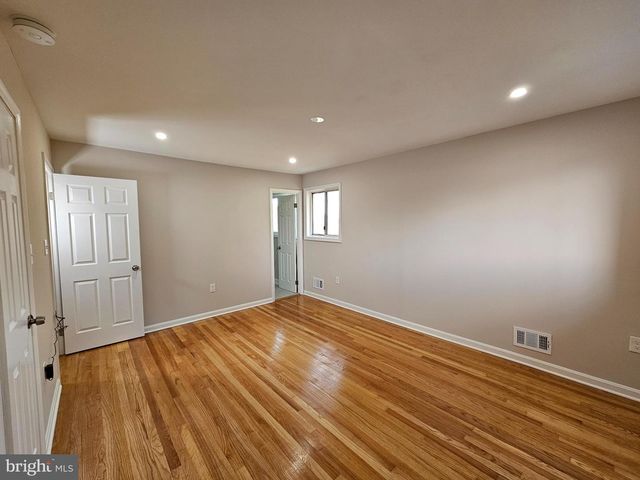 4904 SHOPTON DR, Temple Hills, MD 20748