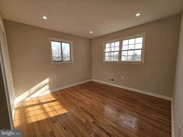 4904 SHOPTON DR, Temple Hills, MD 20748