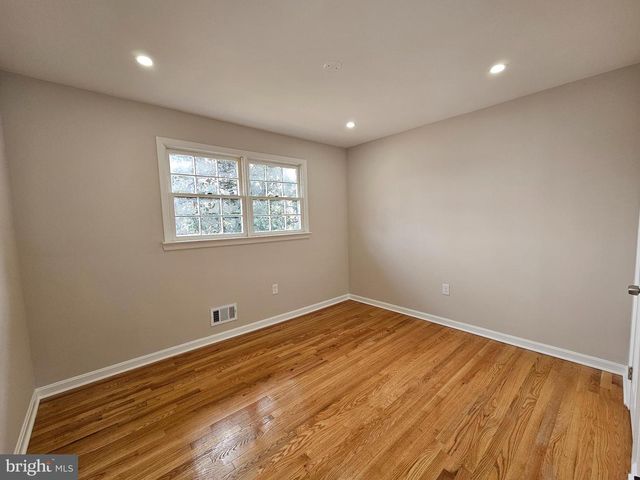 4904 SHOPTON DR, Temple Hills, MD 20748