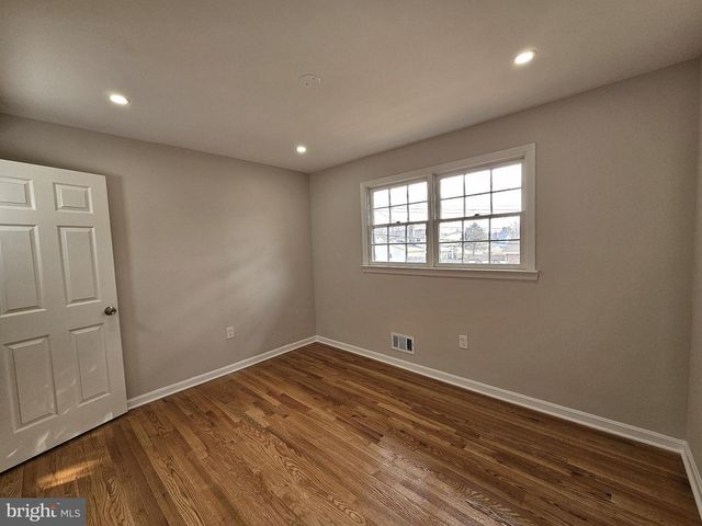 4904 SHOPTON DR, Temple Hills, MD 20748