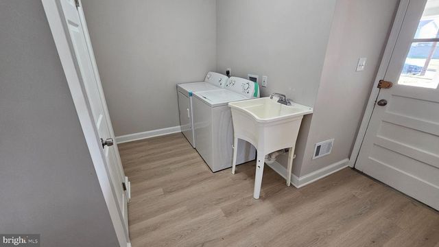 4904 SHOPTON DR, Temple Hills, MD 20748