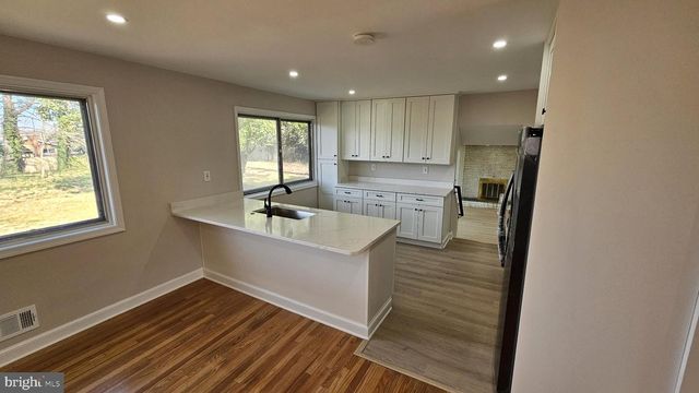 4904 SHOPTON DR, Temple Hills, MD 20748