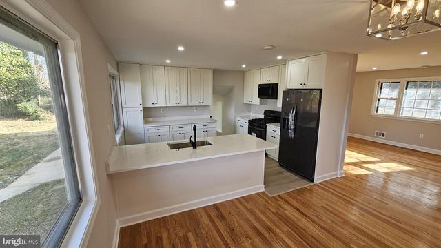 4904 SHOPTON DR, Temple Hills, MD 20748