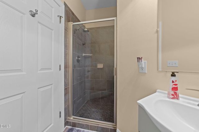 6952 Ogburn Farms Drive, Willow Springs, NC 27592