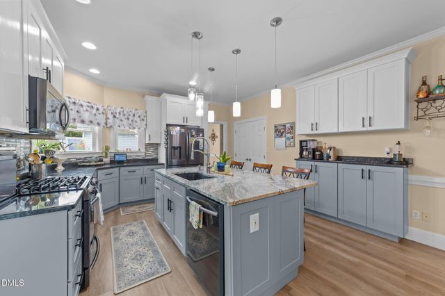 6952 Ogburn Farms Drive, Willow Springs, NC 27592