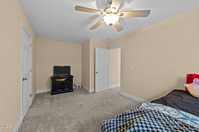 6952 Ogburn Farms Drive, Willow Springs, NC 27592