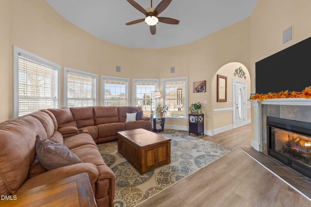 6952 Ogburn Farms Drive, Willow Springs, NC 27592