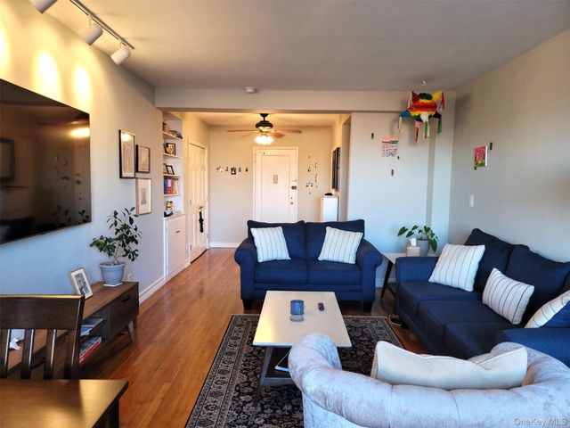 325 Main Street 5A, White Plains, NY 10601