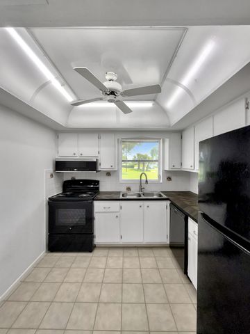 5263 Cresthaven Boulevard A, West Palm Beach, FL 33415