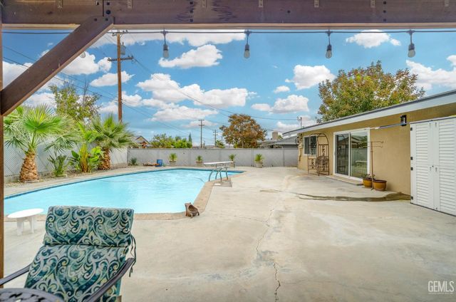 917 2nd Street, Taft, CA 93268