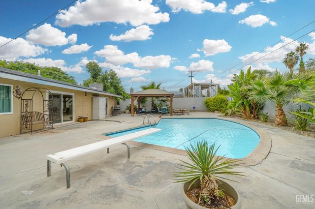 917 2nd Street, Taft, CA 93268