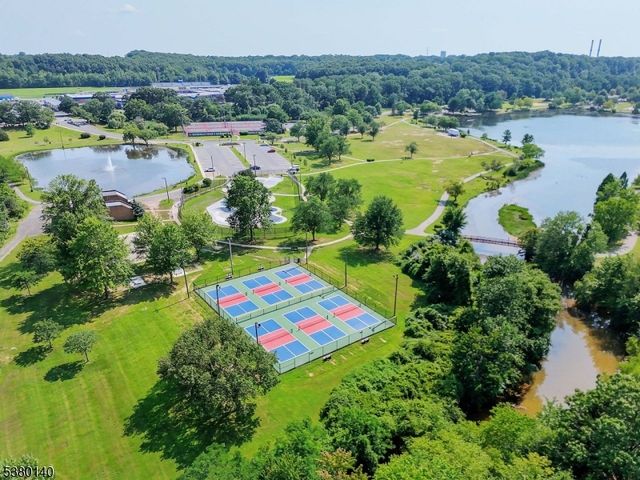 90 Farnham Sq 290, Sayreville Boro, NJ 08859