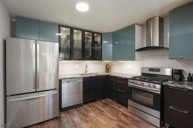 90 Farnham Sq 290, Sayreville Boro, NJ 08859