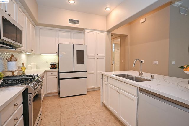 4739 Perugia St, Dublin, CA 94568