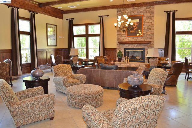 4739 Perugia St, Dublin, CA 94568