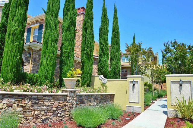 4739 Perugia St, Dublin, CA 94568