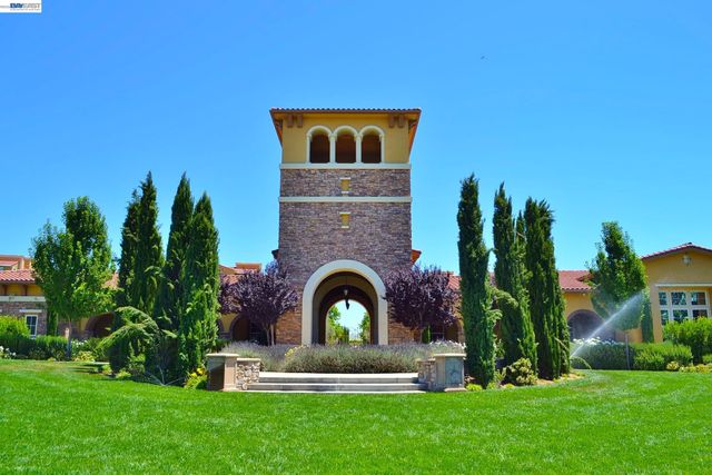 4739 Perugia St, Dublin, CA 94568