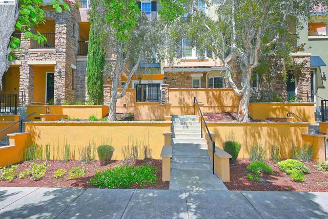 4739 Perugia St, Dublin, CA 94568