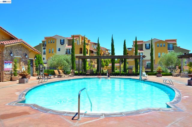 4739 Perugia St, Dublin, CA 94568