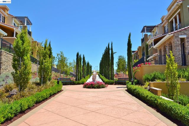 4739 Perugia St, Dublin, CA 94568