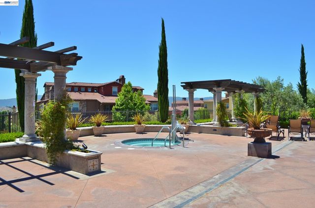4739 Perugia St, Dublin, CA 94568