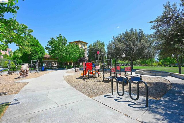 4739 Perugia St, Dublin, CA 94568