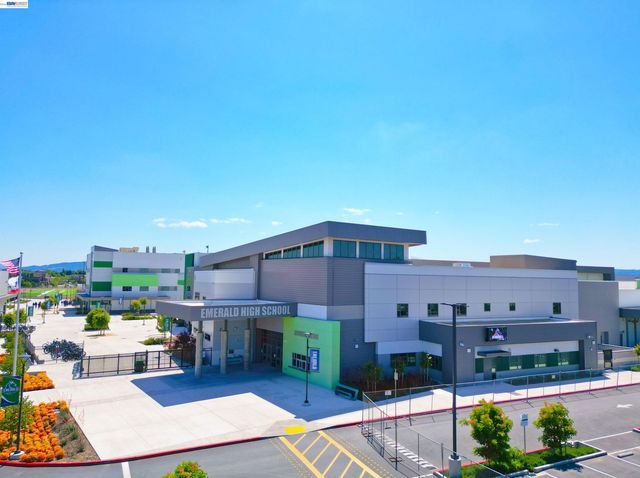 4739 Perugia St, Dublin, CA 94568