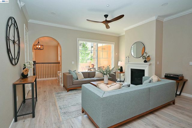 4739 Perugia St, Dublin, CA 94568