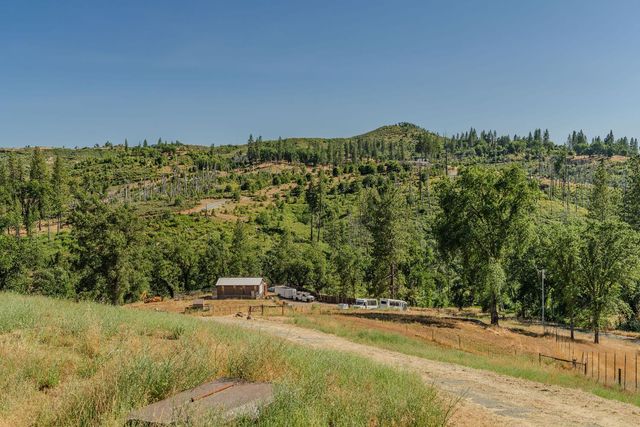 8133 West Old Emigrant Trl, Mountain Ranch, CA 95246