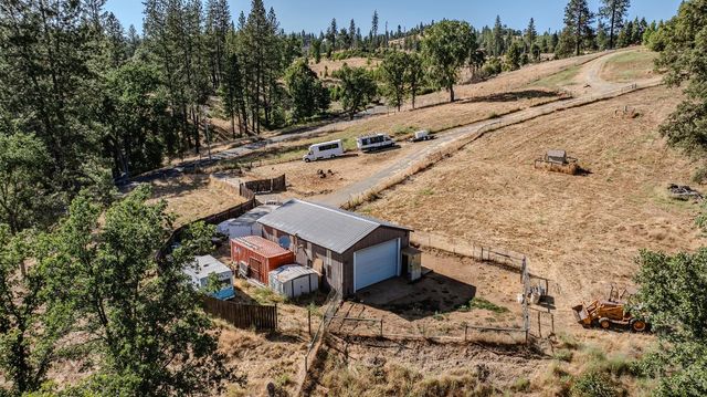 8133 West Old Emigrant Trl, Mountain Ranch, CA 95246